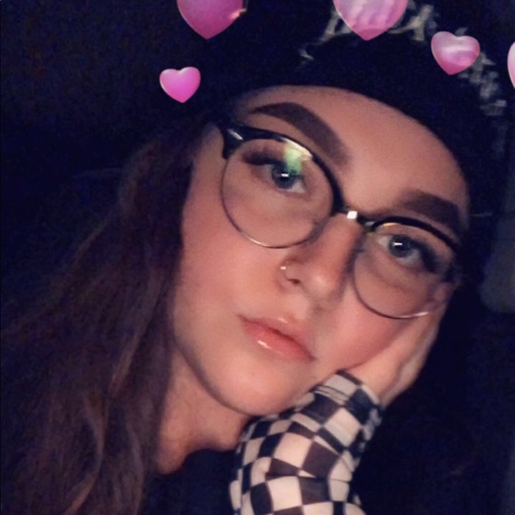 Meet your Posher, Cheryl - Picture 6 of 6